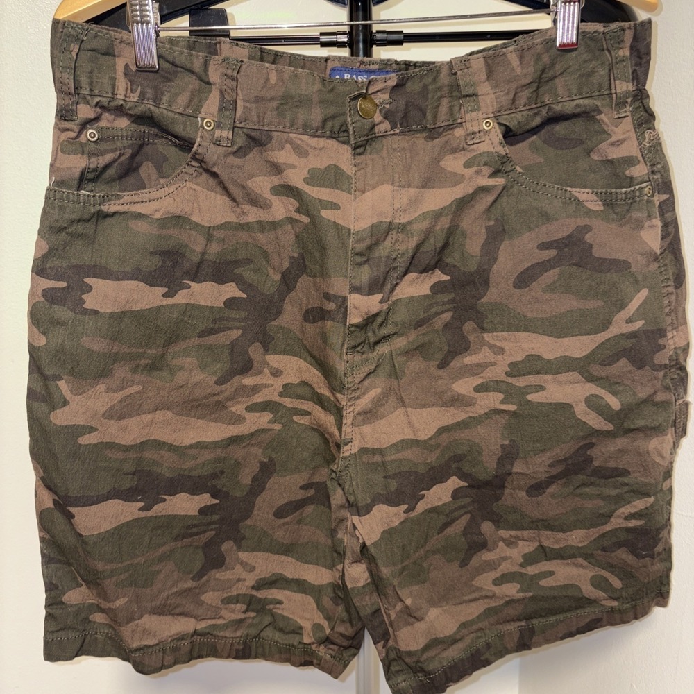 BASS OUTDOOR Mens Classic Casual Cargo Shorts camo green size‎ 38